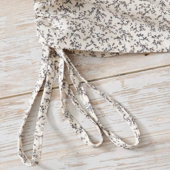 Drawstring side floral top - Picture 4 of 4